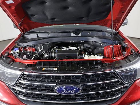 Used 2022 Ford Explorer XLT w/ Equipment Group 202A image 21