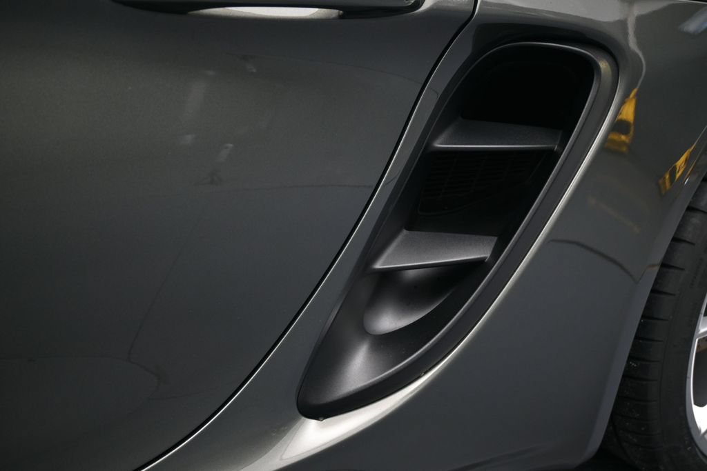 Used 2021 Porsche 718 Boxster RWD image 29