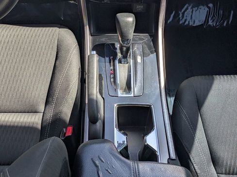 Used 2017 Honda Accord EX image 18