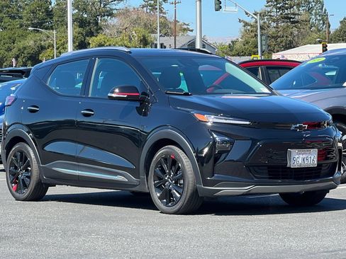 Used 2023 Chevrolet Bolt EUV Premier w/ Sun & Sound Package FWD image 2