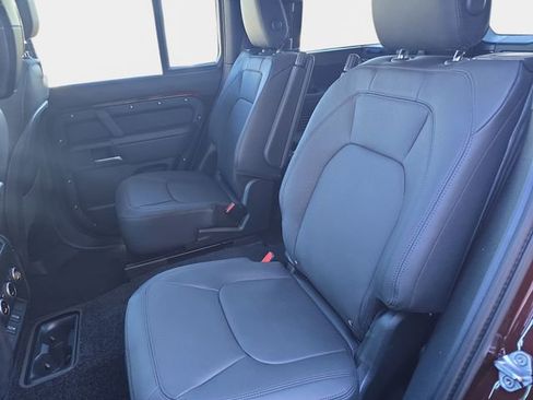 New 2026 Land Rover Defender 130 X-Dynamic SE image 10