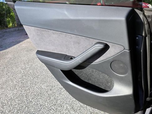 Used 2023 Tesla Model Y Performance AWD/4WD image 11
