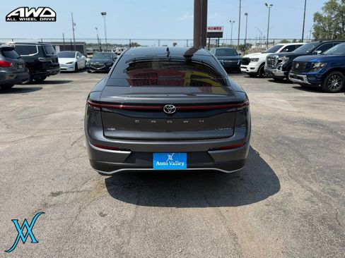 Used 2023 Toyota Crown AWD/4WD image 7