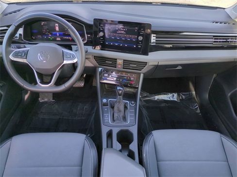 Used 2025 Volkswagen Jetta SE image 17