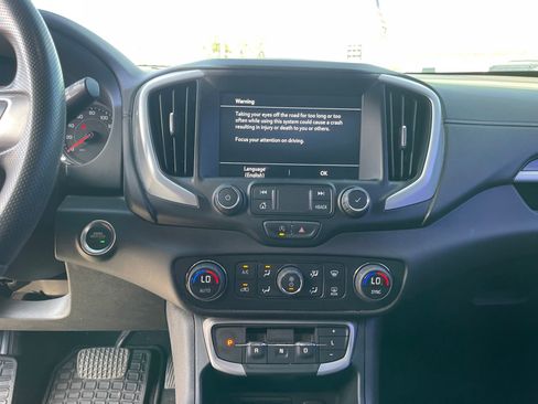 Used 2022 GMC Terrain SLE w/ Driver Convenience Package FWD image 17