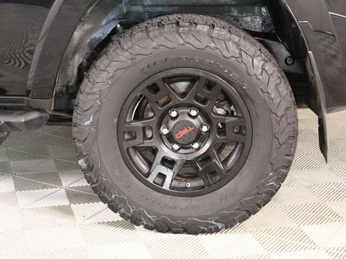 Used 2021 Toyota 4Runner Venture w/ Moonroof Package image 21