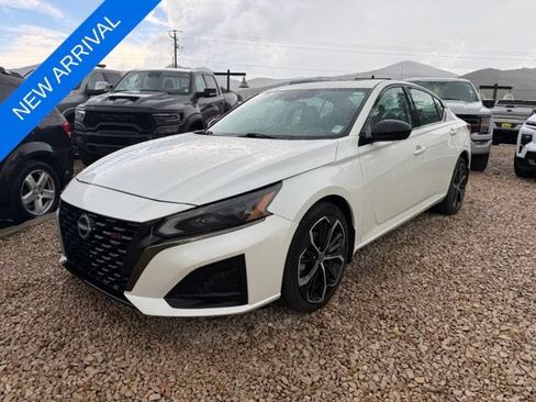 Used 2024 Nissan Altima 2.5 SR w/ SR Premium Package AWD/4WD image 1