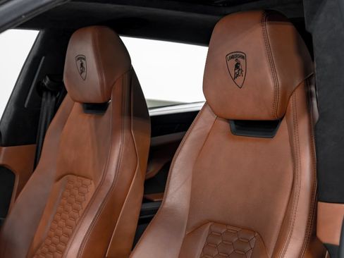 Used 2021 Lamborghini Urus AWD/4WD image 19