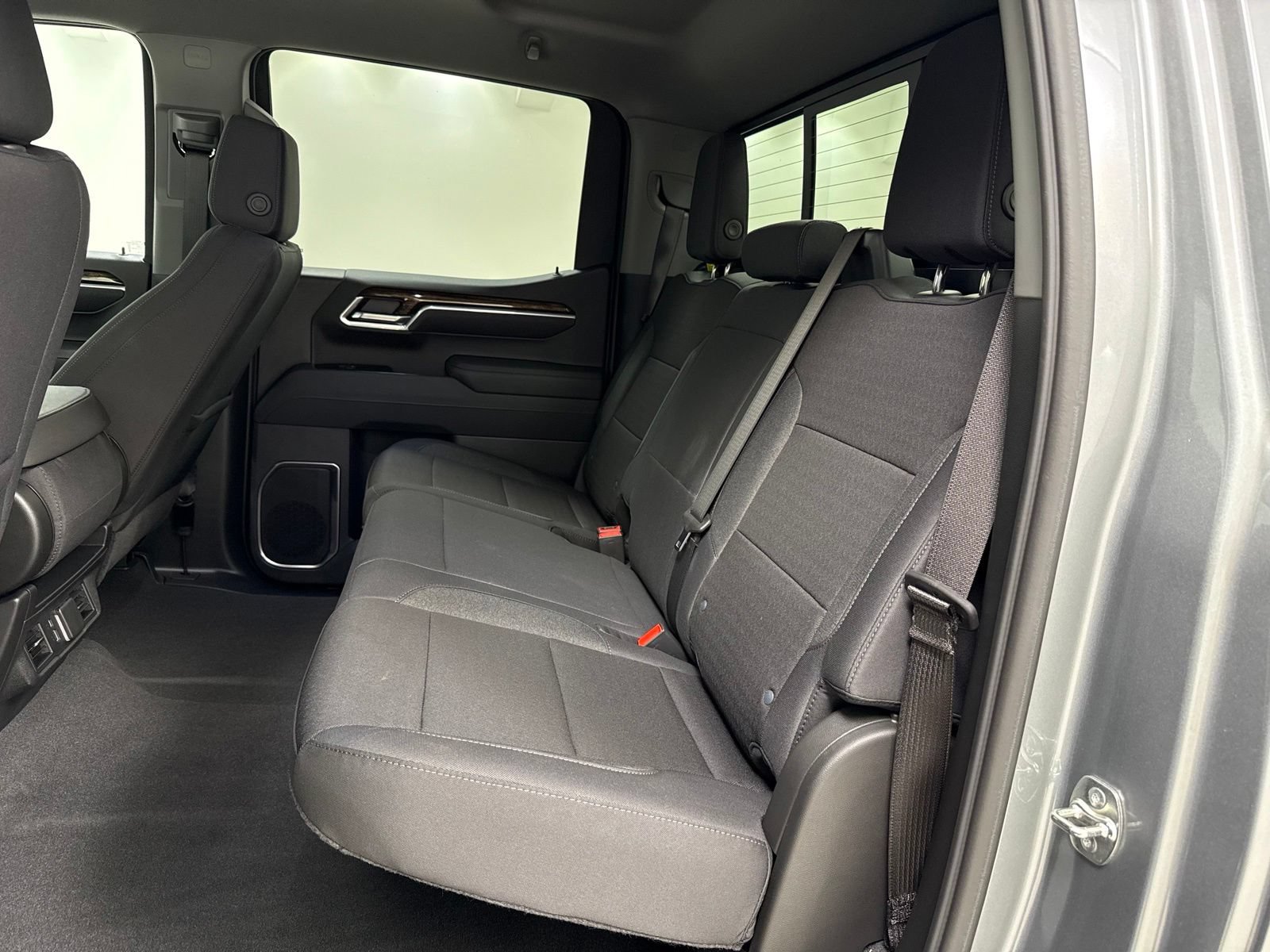 Used 2026 GMC Sierra 1500 SLE w/ Preferred Package RWD image 25
