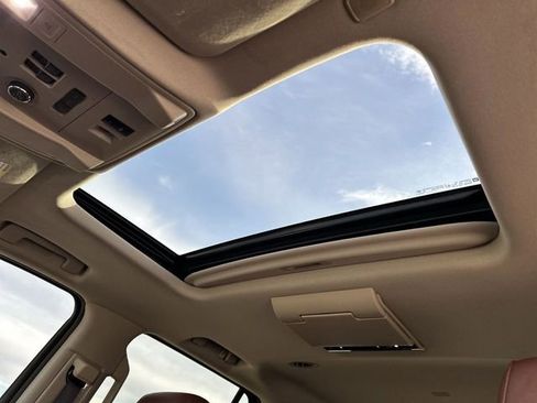 Used 2017 Cadillac Escalade Premium Luxury image 19