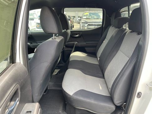 Used 2021 Toyota Tacoma TRD Off-Road w/ Technology Package AWD/4WD image 14