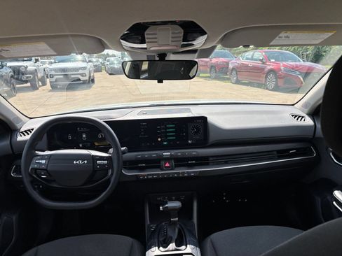 Used 2025 Kia K4 FWD image 32