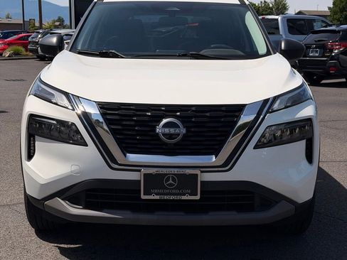 Used 2023 Nissan Rogue S AWD/4WD image 2