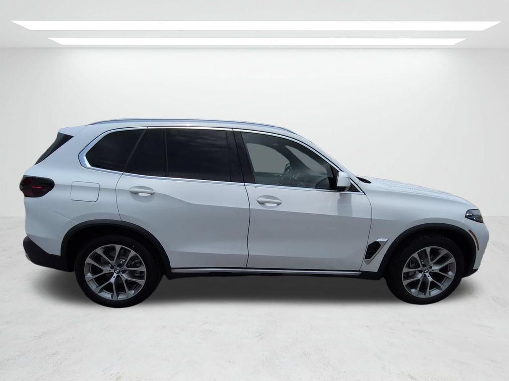 New 2026 BMW X5 xDrive40i w/ Premium Package AWD/4WD image 3