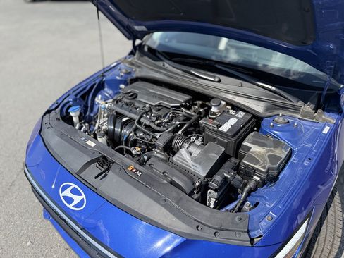 Used 2025 Hyundai Elantra Limited FWD image 20