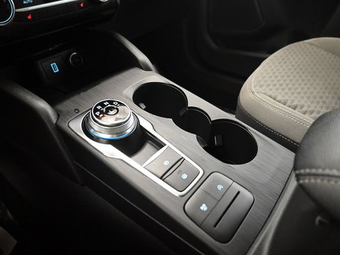 Used 2020 Ford Escape SE image 20