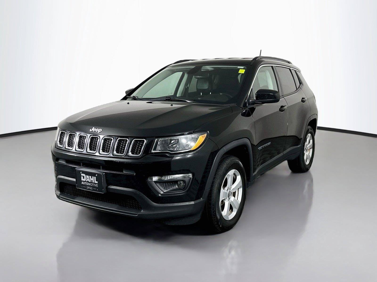 Used 2020 Jeep Compass Latitude w/ Cold Weather Group AWD/4WD image 4