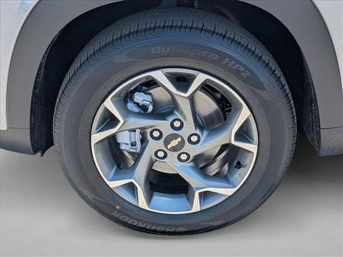 New 2026 Chevrolet Trax LT w/ Driver Confidence Package FWD image 9