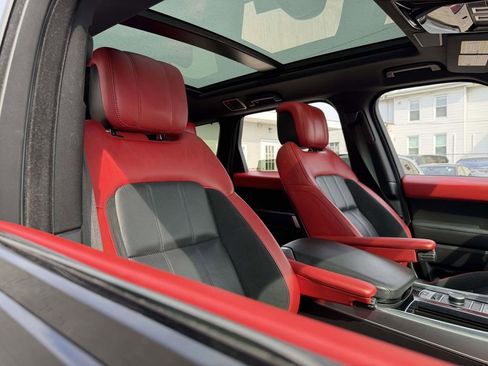 Used 2022 Land Rover Range Rover Sport HST image 10