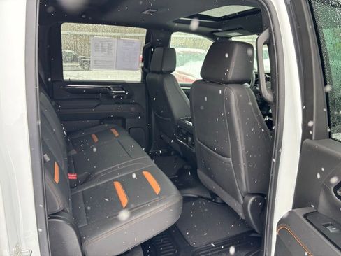 Used 2024 GMC Sierra 3500 AT4 w/ Technology Package image 27