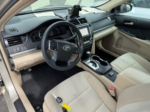 Used 2013 Toyota Camry LE FWD image 10