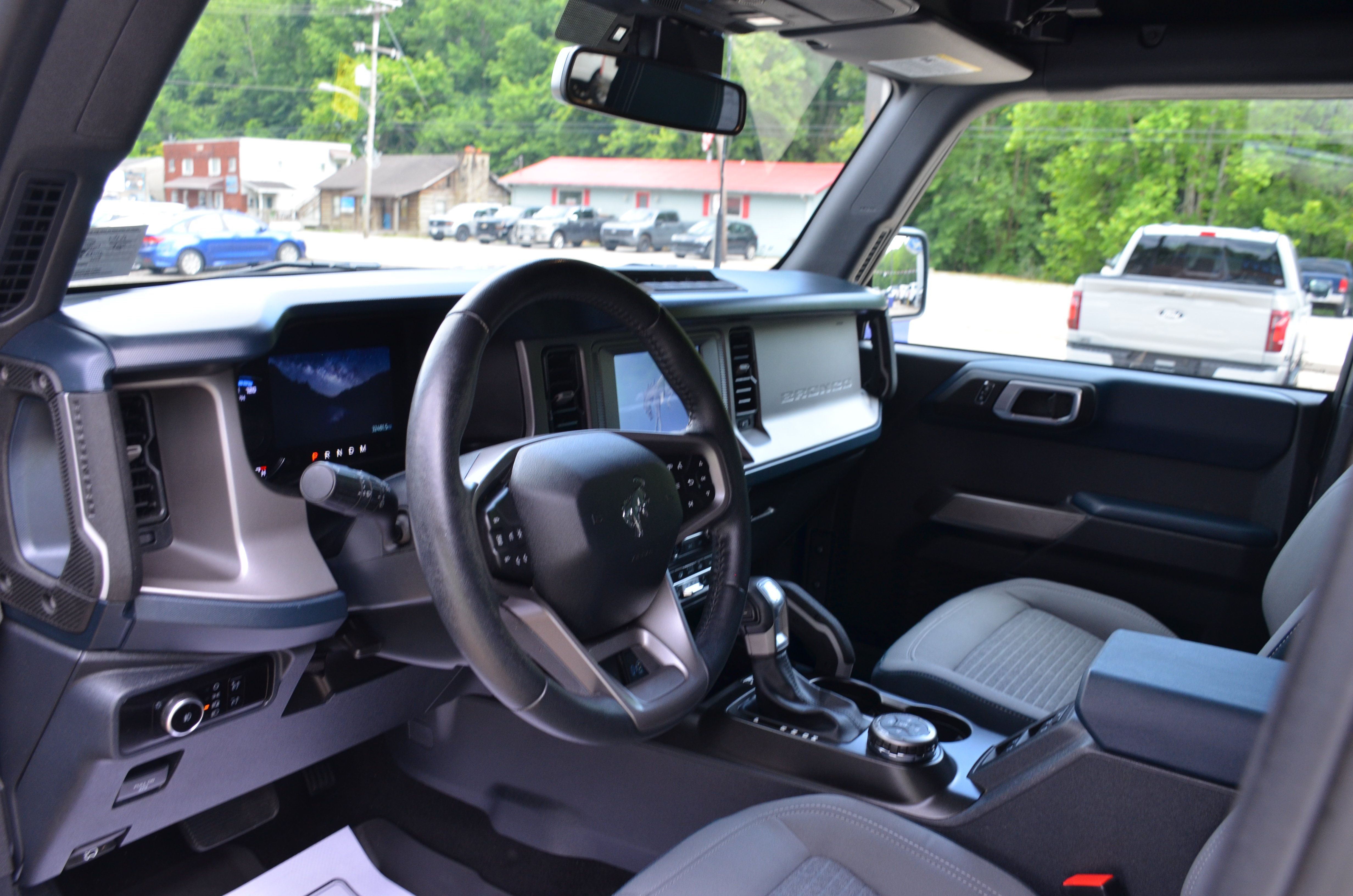 Used 2023 Ford Bronco Outer Banks w/ Sasquatch Package AWD/4WD image 25