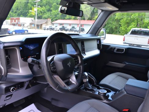 Used 2023 Ford Bronco Outer Banks w/ Sasquatch Package AWD/4WD image 25