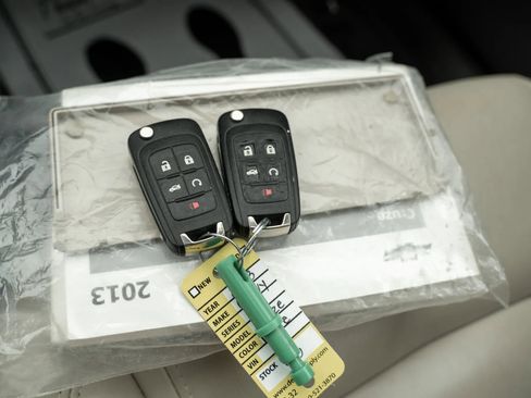 Used 2013 Chevrolet Cruze LTZ image 23