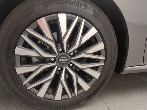 Used 2024 Nissan Altima 2.5 SV image 31