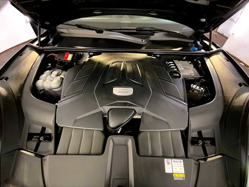 Certified 2022 Porsche Cayenne image 32