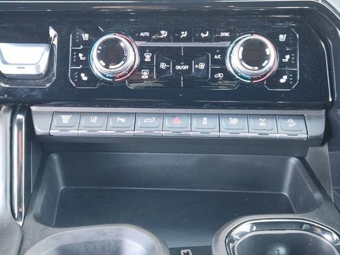 Used 2025 GMC Sierra 2500 AT4X image 17