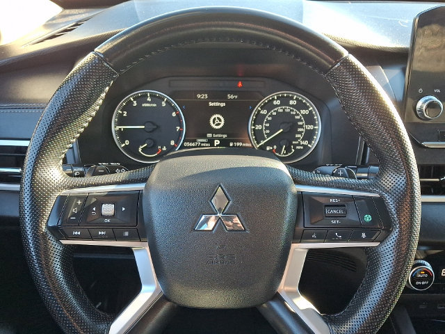 Used 2023 Mitsubishi Outlander SE AWD/4WD image 18
