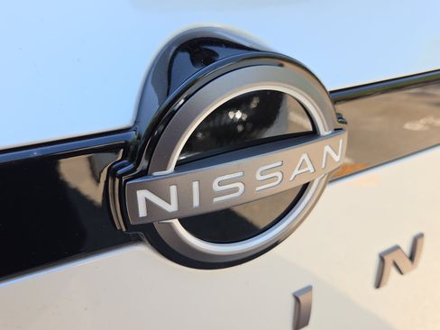 New 2026 Nissan Pathfinder SL FWD image 28