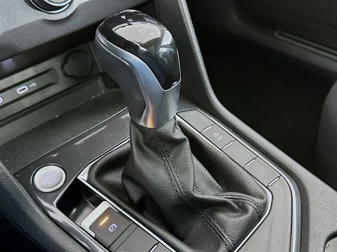 Used 2024 Volkswagen Tiguan Wolfsburg Edition image 24