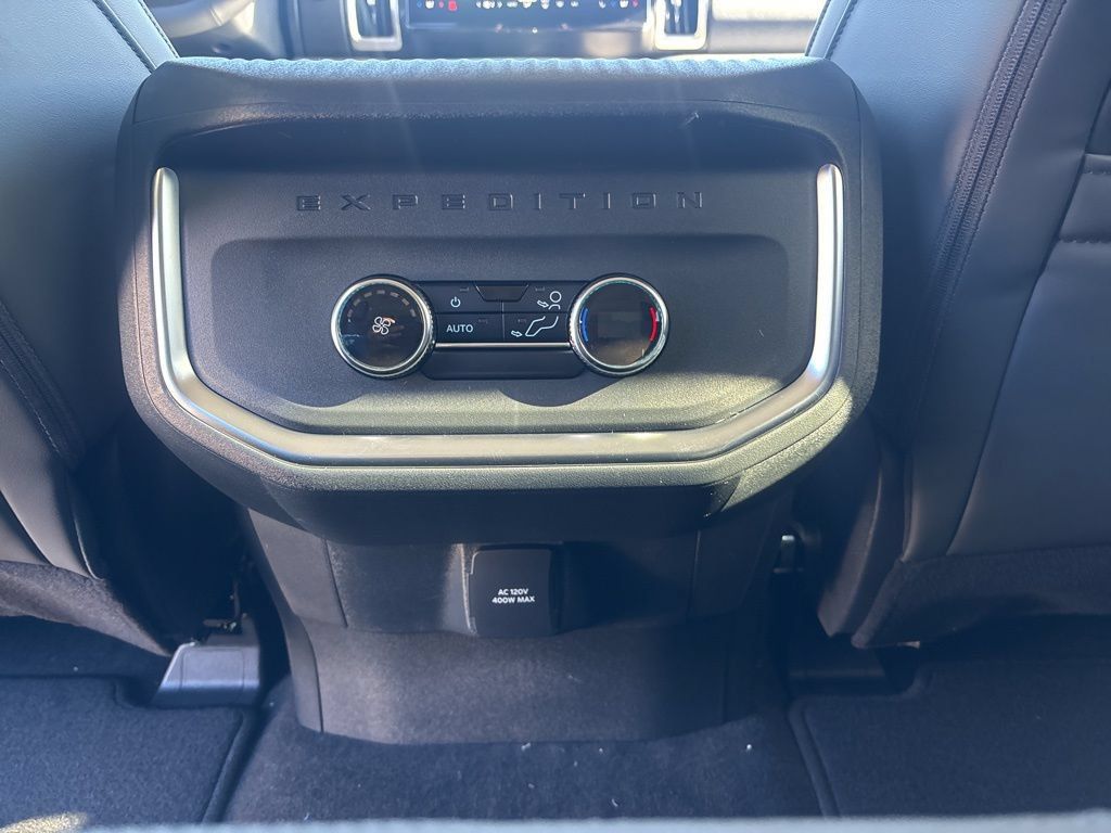 New 2026 Ford Expedition Active RWD image 17