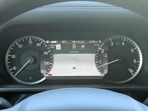 Used 2023 Land Rover Defender 130 X-Dynamic SE AWD/4WD image 11