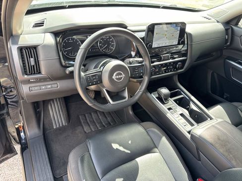 Used 2023 Nissan Pathfinder SL w/ SL Premium Package image 19