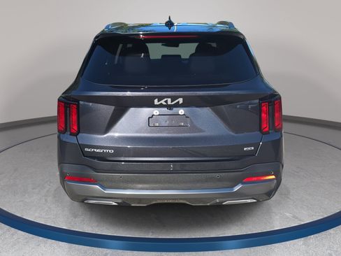 Used 2025 Kia Sorento S AWD/4WD image 6
