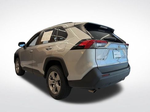Used 2025 Toyota RAV4 XLE FWD image 9