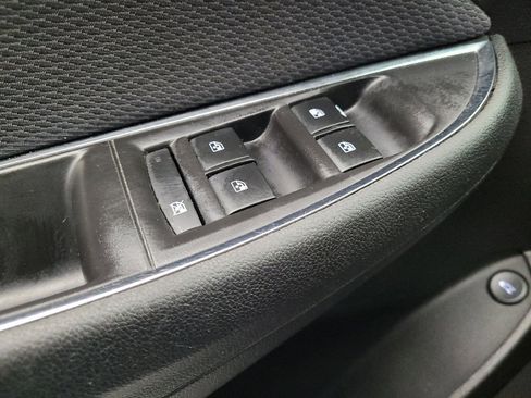 Used 2018 Chevrolet Cruze LS FWD image 27