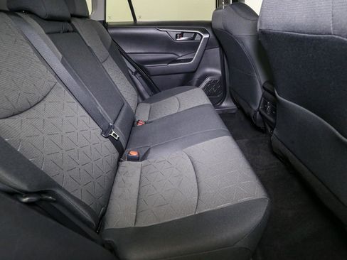 Used 2022 Toyota RAV4 XLE image 22