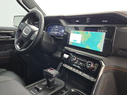 Used 2025 GMC Sierra 1500 AT4 w/ AT4 Premium Package image 9