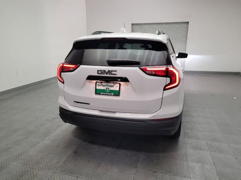 Used 2020 GMC Terrain SLE w/ Driver Convenience Package FWD image 7