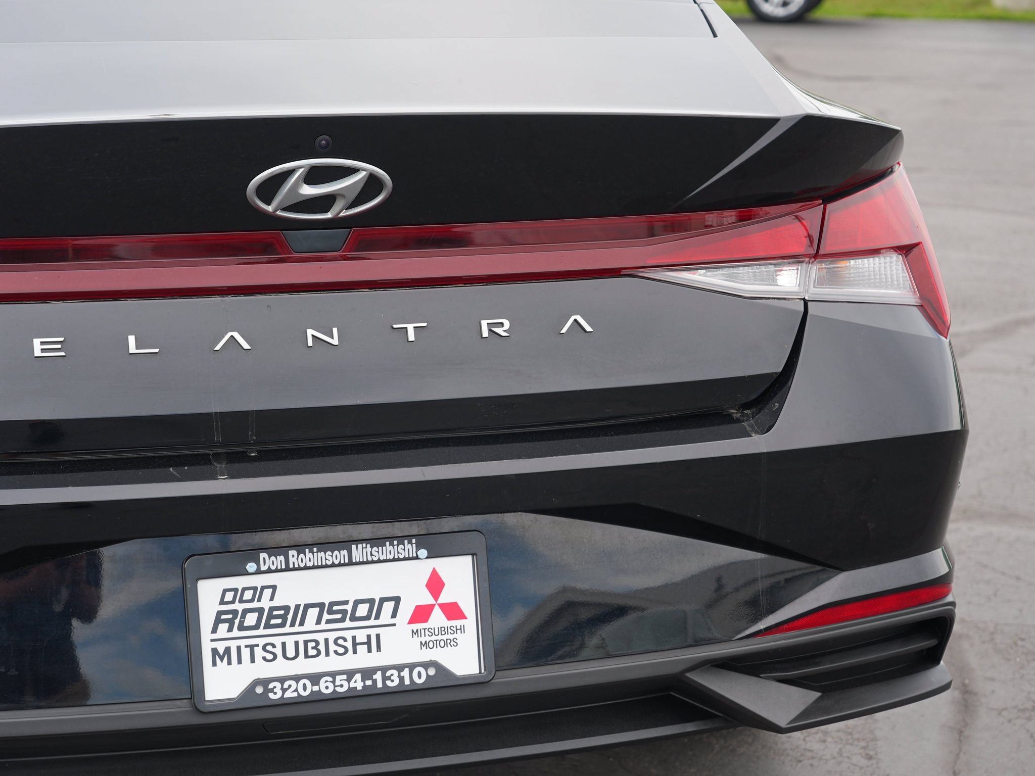Used 2023 Hyundai Elantra SE FWD image 11
