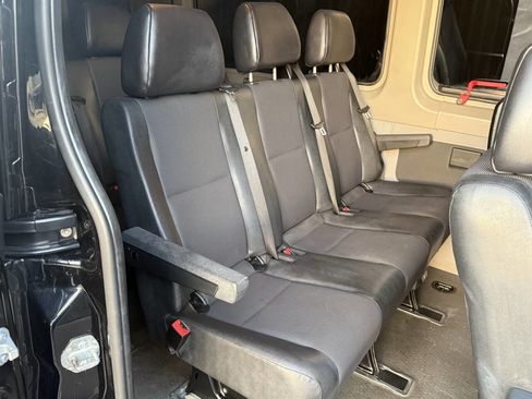 Used 2016 Mercedes-Benz Sprinter 2500 image 20