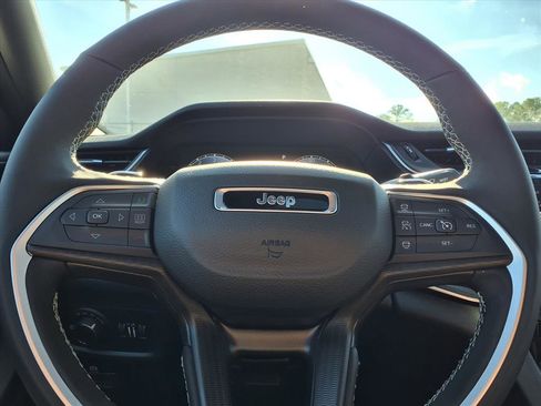 New 2025 Jeep Grand Cherokee L Altitude AWD/4WD image 10