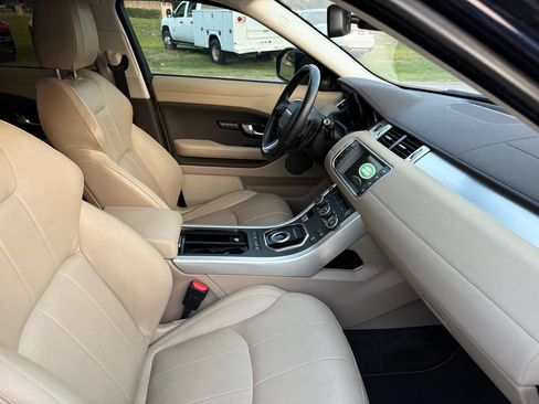 Used 2016 Land Rover Range Rover Evoque SE Premium image 26