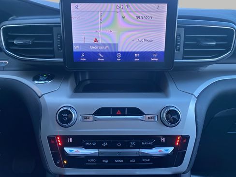 Certified 2020 Ford Explorer XLT w/ Equipment Group 202A image 22