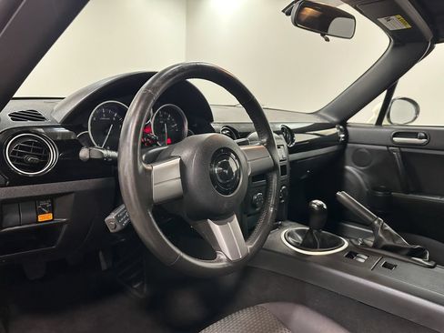 Used 2007 MAZDA MX-5 Miata Sport RWD image 8