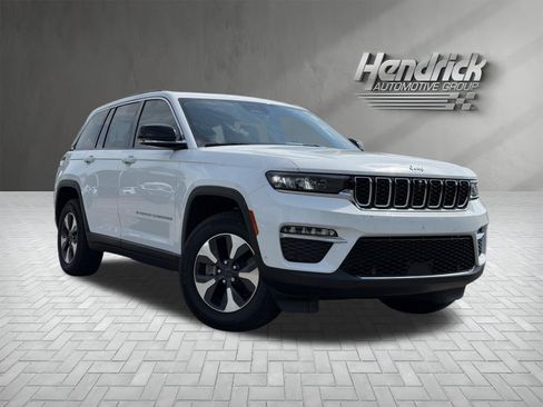 Used 2024 Jeep Grand Cherokee Limited 4xe w/ Luxury Tech Group II AWD/4WD image 2